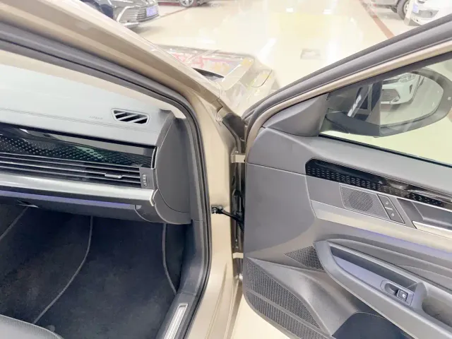 Volkswagen Passat — Фото автомобиля 14