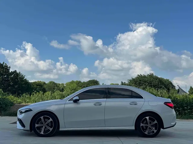 Mercedes-Benz A-Class — Фото автомобиля 3