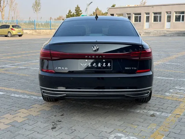 Volkswagen Passat — Фото автомобиля 7