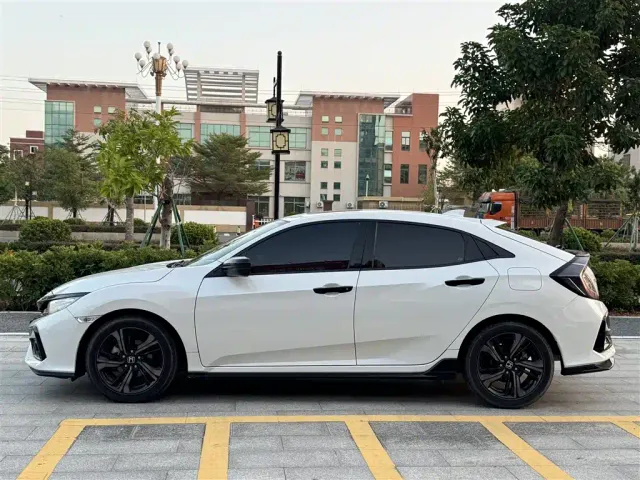 Honda Civic — Фото автомобиля 3