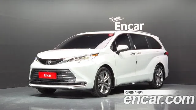 Фотография автомобиля — Toyota Sienna 4th Gen