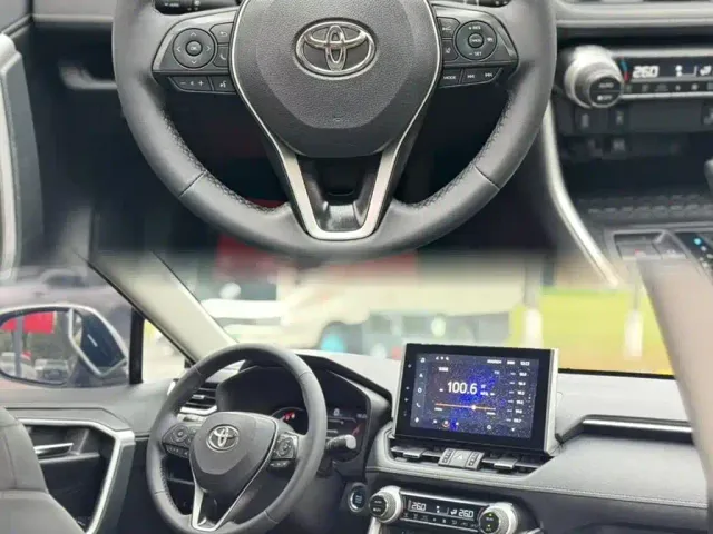 Toyota RAV4 — Фото автомобиля 5