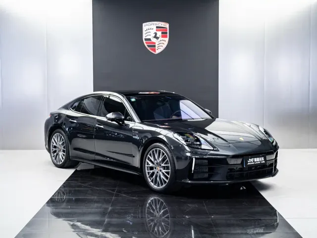 Porsche Panamera — Фото автомобиля 3