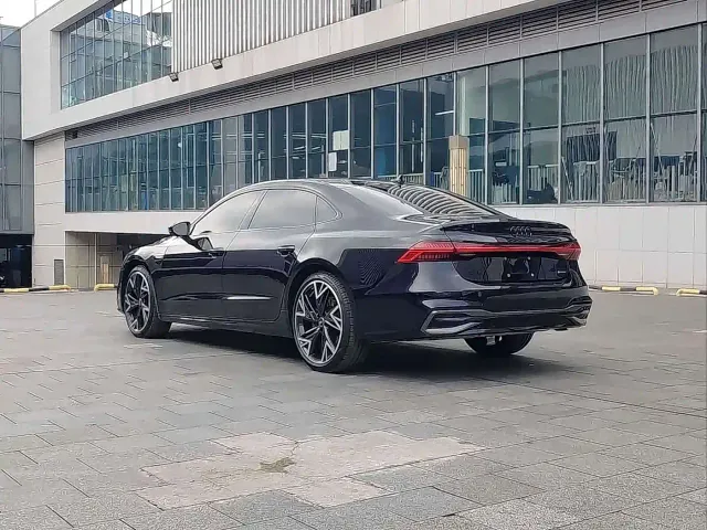 Audi A7L — Фото автомобиля 15