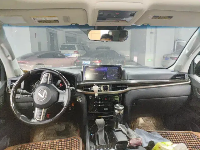 Lexus LX — Фото автомобиля 3