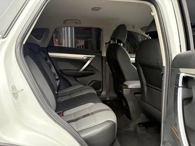 Geely Binyue — Фото автомобиля 8