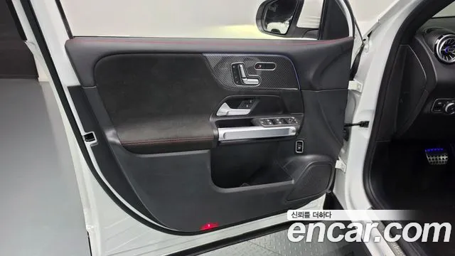 Mercedes-Benz GLB-Class — Фото автомобиля 17