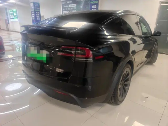 Tesla Model X — Фото автомобиля 4