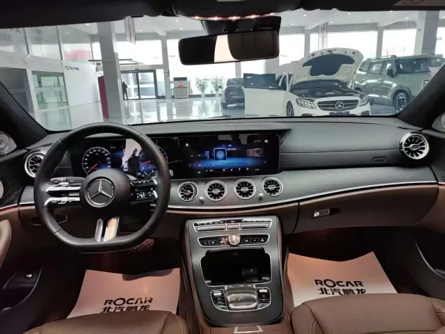 Mercedes-Benz E-Class — Фото автомобиля 12
