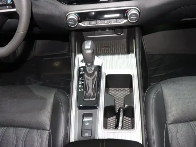 Nissan Teana — Фото автомобиля 15