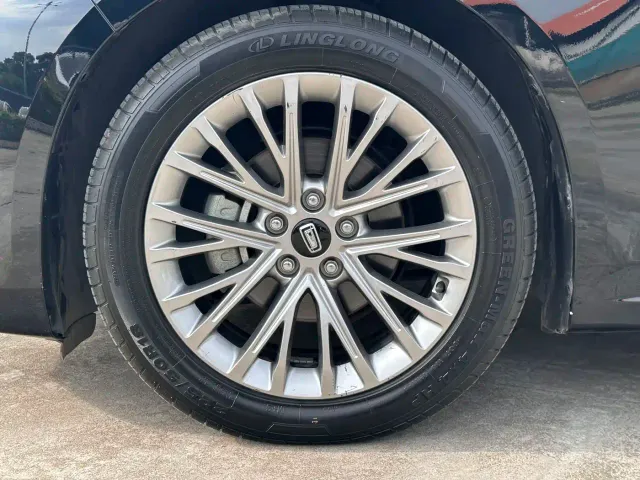 Bestune B70 — Фото автомобиля 6