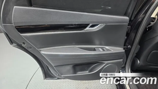 Genesis G80 Бензин 3.5 турбо AWD — Фото автомобиля 24