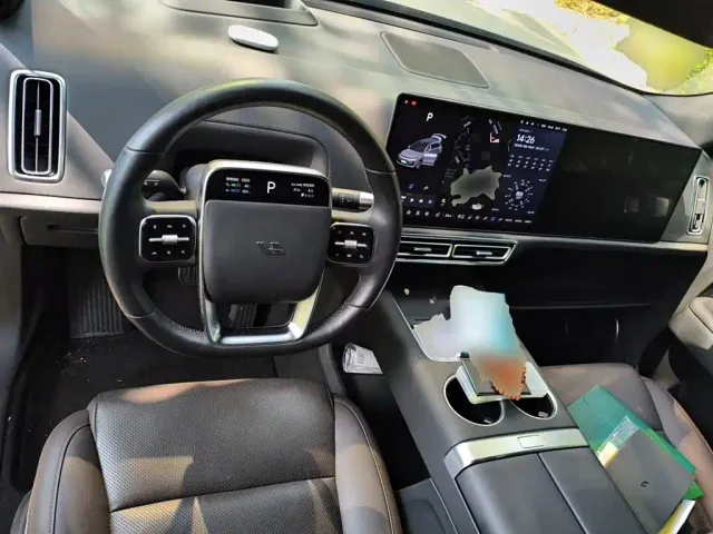 Li Auto L9 — Фото автомобиля 11