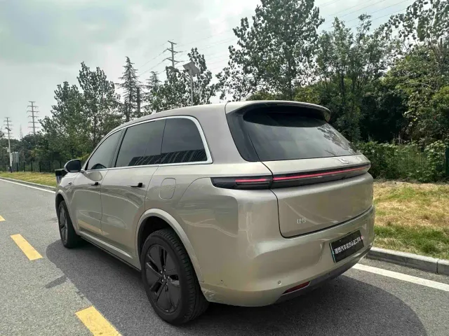 Li Auto L9 — Фото автомобиля 7