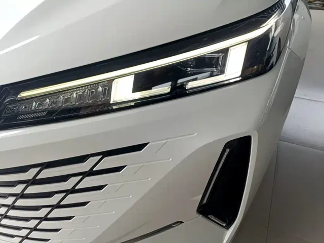 Changan Lamore — Фото автомобиля 23