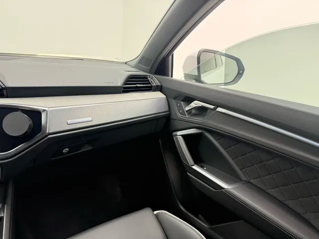 Audi Q3 — Фото автомобиля 12