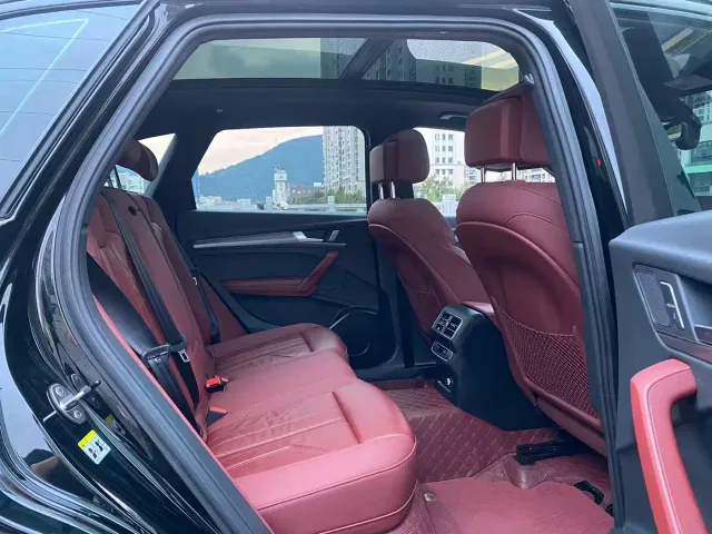 Audi Q5L — Фото автомобиля 10