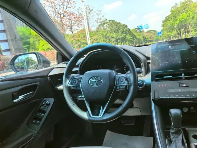 Toyota Avalon — Фото автомобиля 7