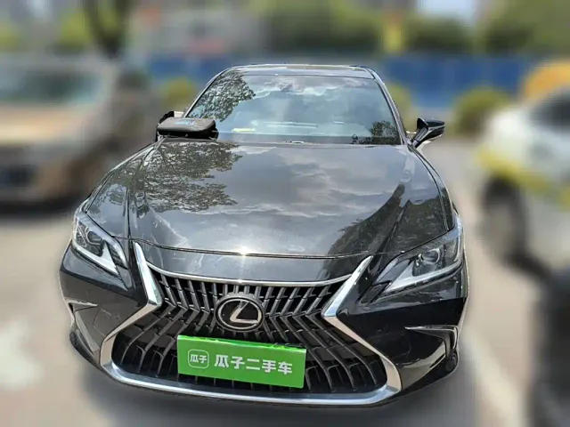 Lexus ES — Фото автомобиля 23