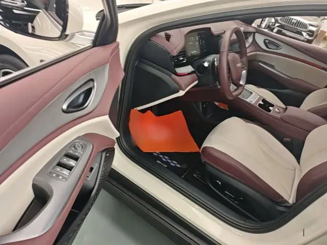 BYD Seal 07 DM-i — Фото автомобиля 15