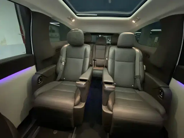Li Auto MEGA — Фото автомобиля 22