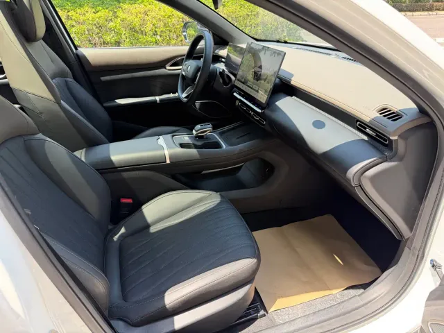 Changan Eado — Фото автомобиля 6