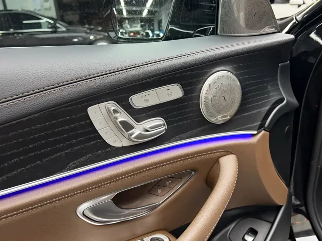 Mercedes-Benz E-Class — Фото автомобиля 19