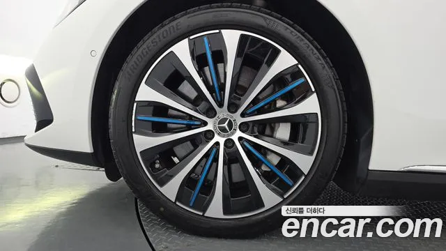 Mercedes-Benz EQE V295 — Фото автомобиля 5