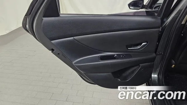 Hyundai AVANTE Avante (CN7) — Фото автомобиля 21