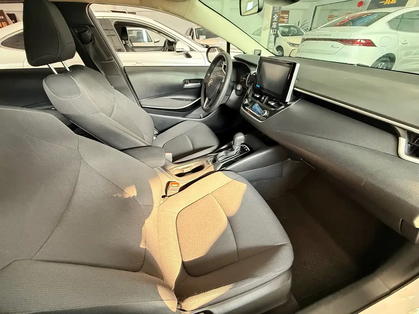 Toyota Corolla 2022 Hybrid 1.8L E-CVT Pioneer Edition — Фото автомобиля 8
