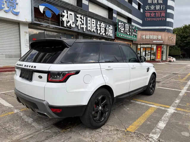 Land Rover Range Rover Sport — Фото автомобиля 9
