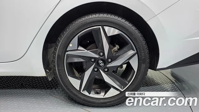 Hyundai Avante CN7 — Фото автомобиля 6