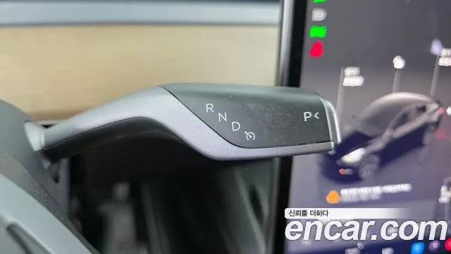 Tesla Model Y — Фото автомобиля 12