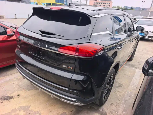 Geely Boyue — Фото автомобиля 6
