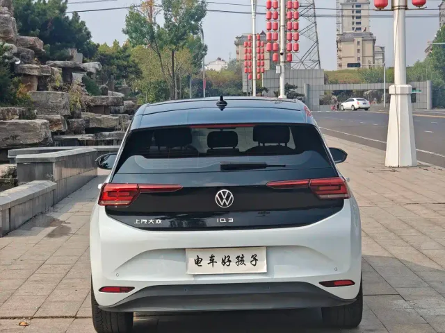 Volkswagen ID.3 — Фото автомобиля 5
