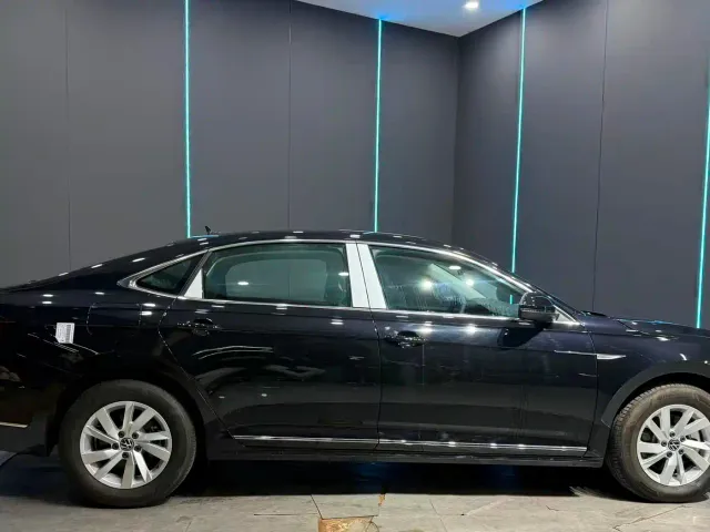 Volkswagen Passat — Фото автомобиля 4