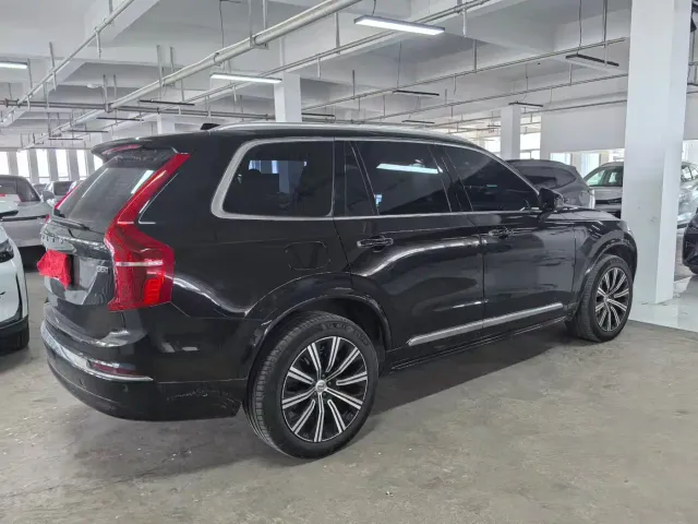 Volvo XC90 — Фото автомобиля 4