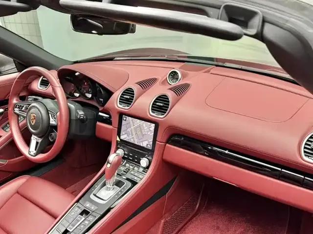 Porsche 718 — Фото автомобиля 12