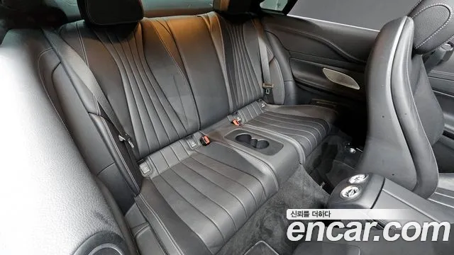 Mercedes-Benz E-Class — Фото автомобиля 11