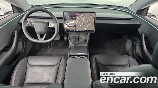 Tesla Model 3 — Фото автомобиля 10