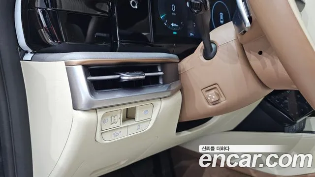 Hyundai Grandeur Grandeur (GN7) 2.5 Бензин 2WD — Фото автомобиля 12