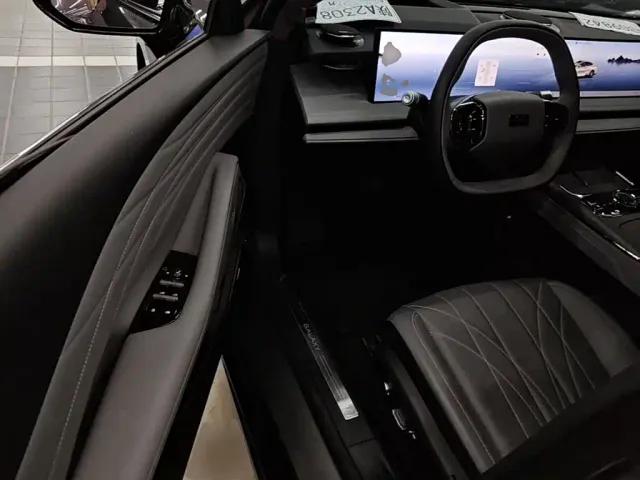 Geely Galaxy E8 — Фото автомобиля 15