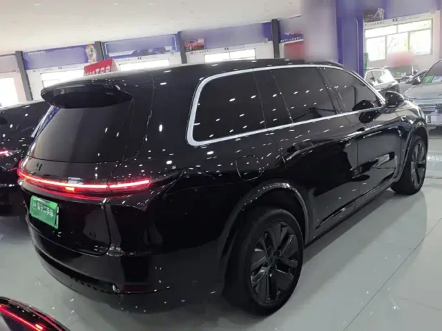 Li Auto L9 — Фото автомобиля 6
