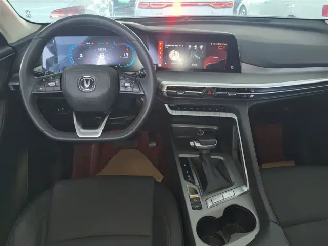 Changan CS35 Plus — Фото автомобиля 9