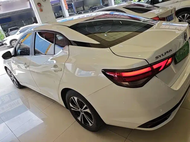 Nissan Sylphy — Фото автомобиля 4
