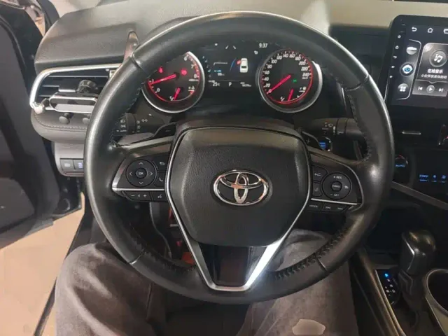 Toyota Camry — Фото автомобиля 10