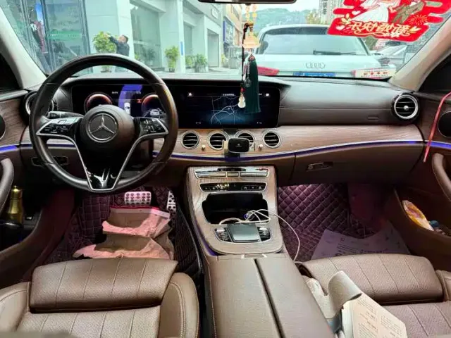 Mercedes-Benz E-Class — Фото автомобиля 2