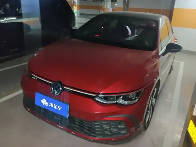 Фотография автомобиля — Volkswagen Golf GTI
