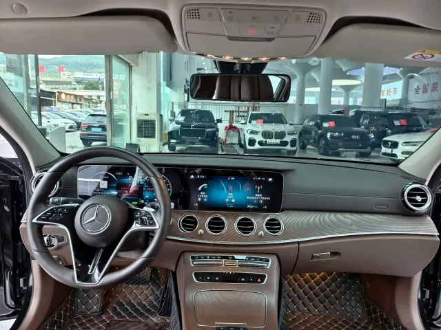 Mercedes-Benz E-Class — Фото автомобиля 5
