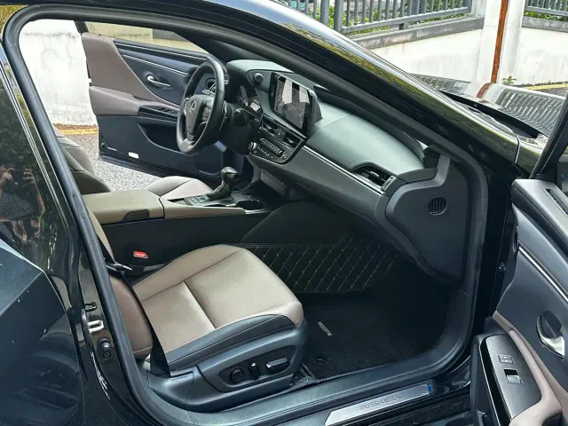 Lexus ES — Фото автомобиля 10